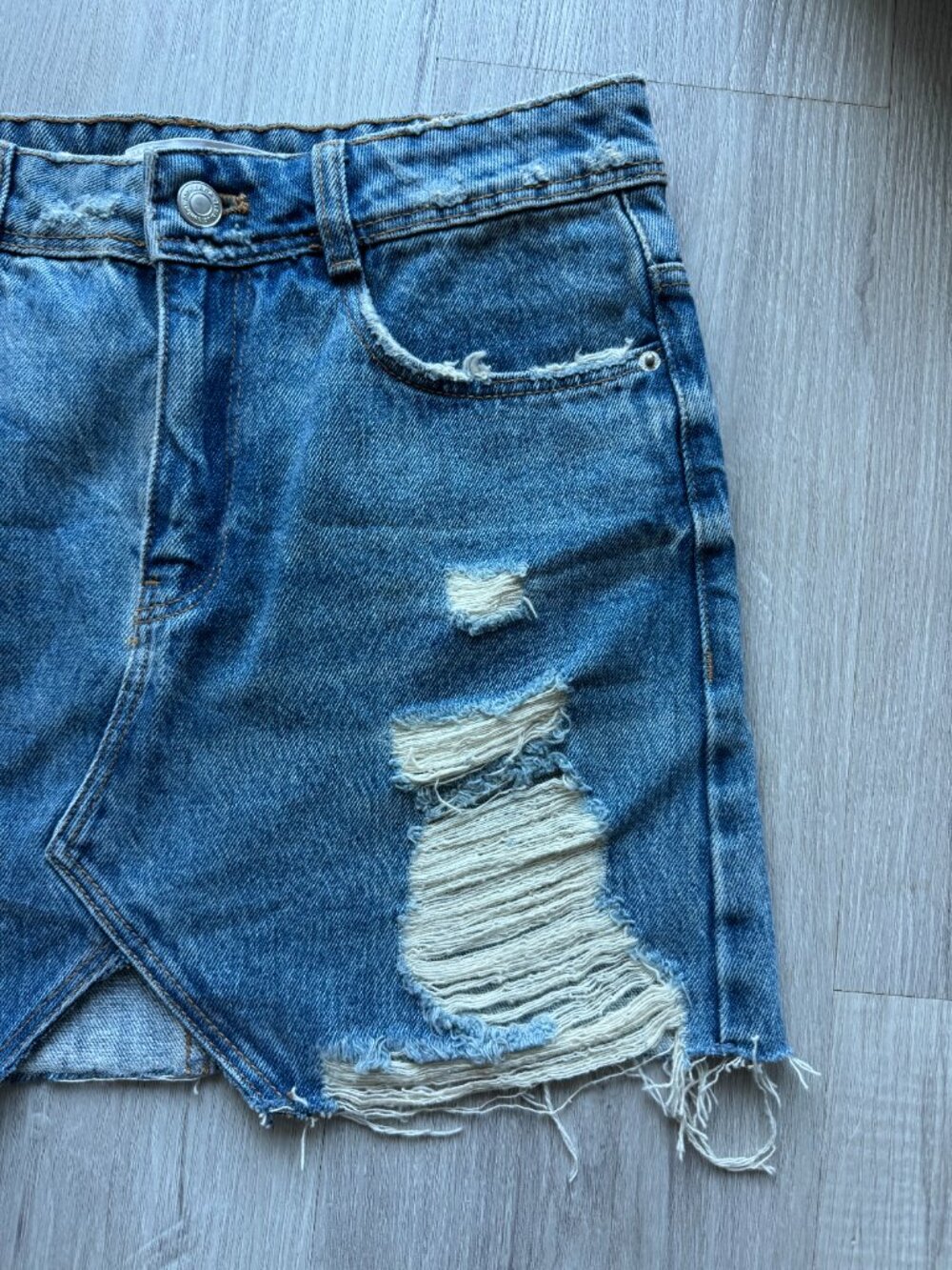 Zara distressed denim mini skirt – size XS - Picture 8 of 16